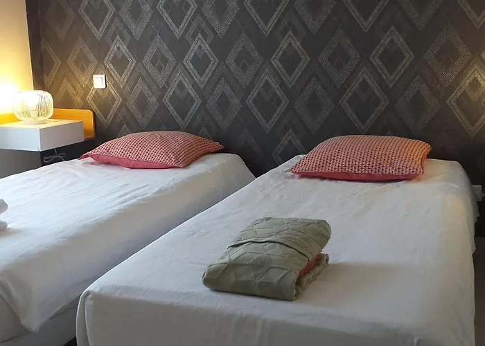 Moderne Avec Acces Independant, Proche Centre-ville Et Thermes, Terrasse Et Equipements Inclus - Fr-1-589-57 * 孔特雷克塞维尔