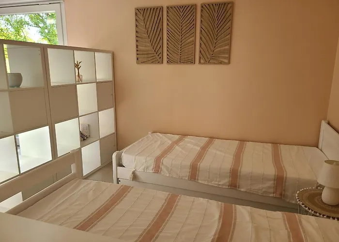 Moderne Avec Acces Independant, Proche Centre-ville Et Thermes, Terrasse Et Equipements Inclus - Fr-1-589-57 度假居