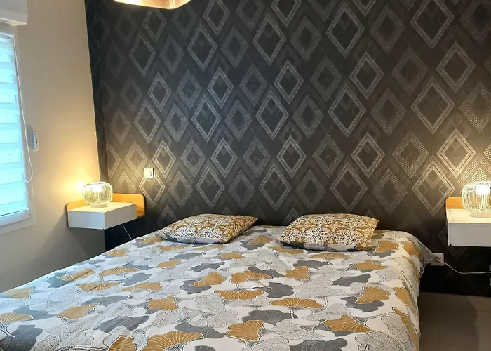 Moderne Avec Acces Independant, Proche Centre-ville Et Thermes, Terrasse Et Equipements Inclus - Fr-1-589-57 度假居